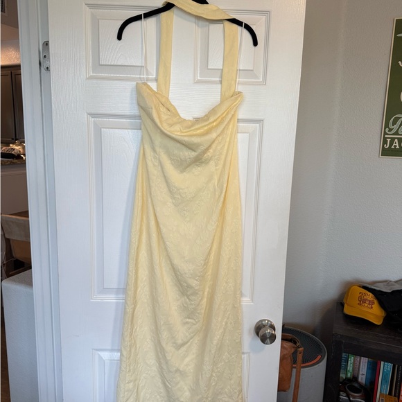 Fortunate One Dresses & Skirts - Chic Strapless Cream Dress